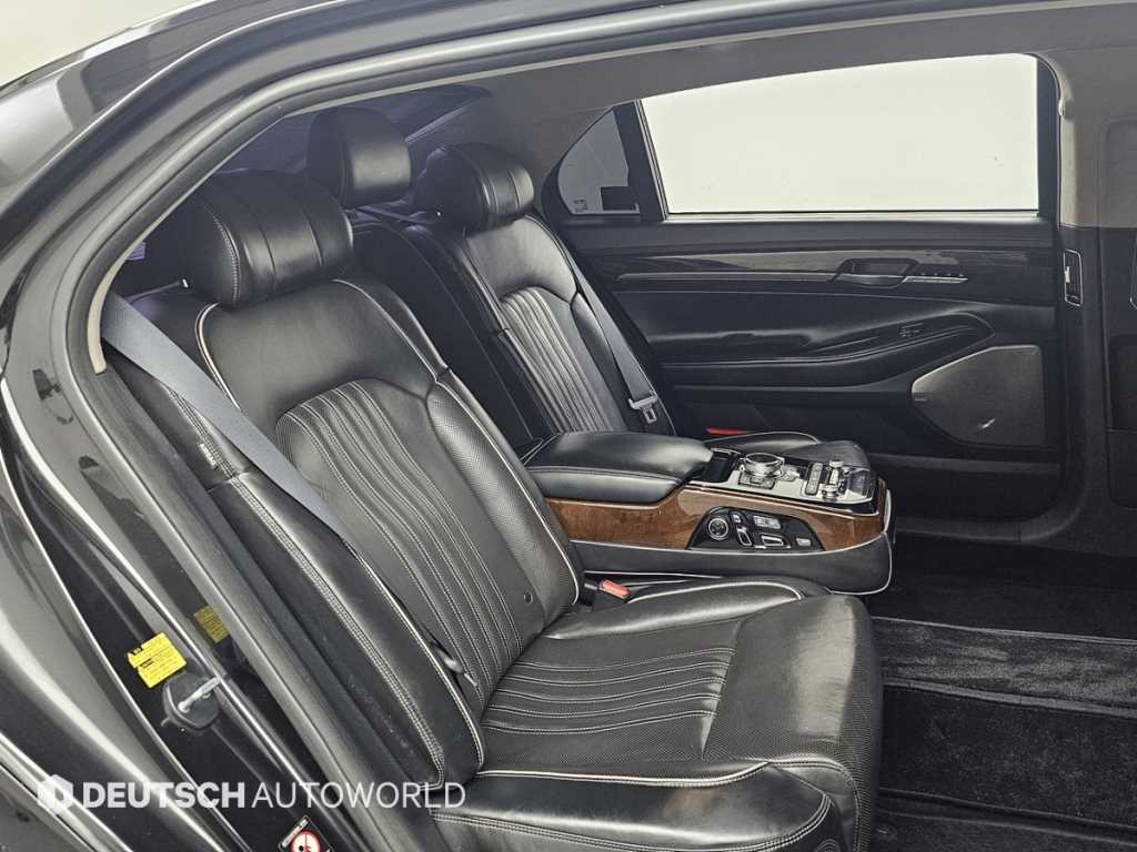 Genesis EQ900 - Vista 12