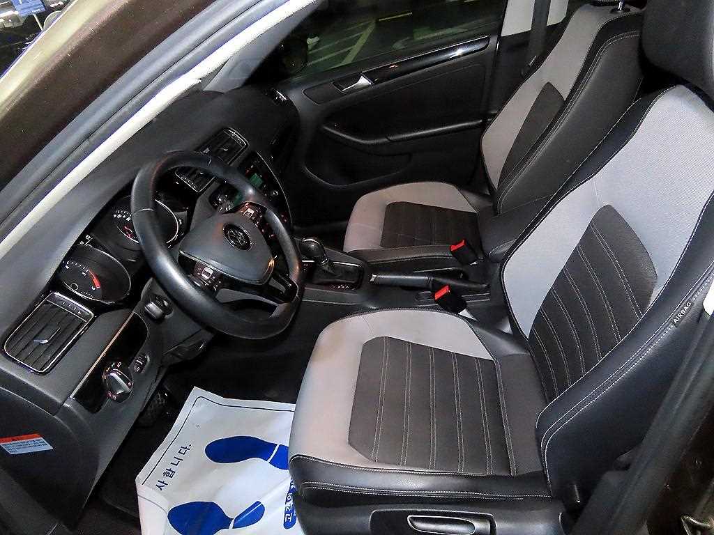 Volkswagen Jetta - Vista 6