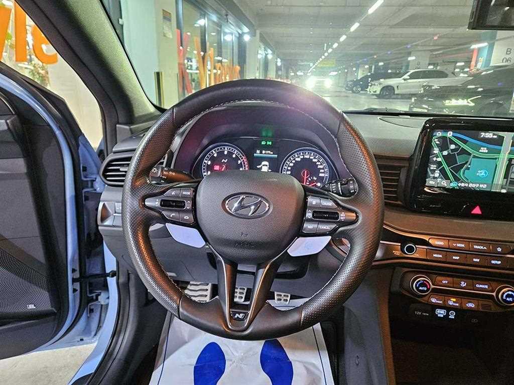 HYUNDAI Veloster - Vista 11