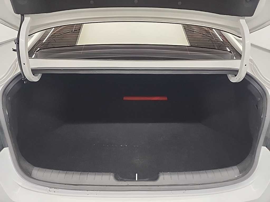 HYUNDAI Avante 2022 Blanco - Importación desde Corea - HF Imports Iquique - Foto 18