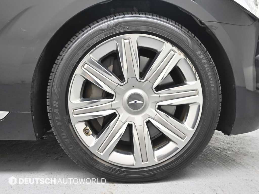 Genesis EQ900 - Vista 5