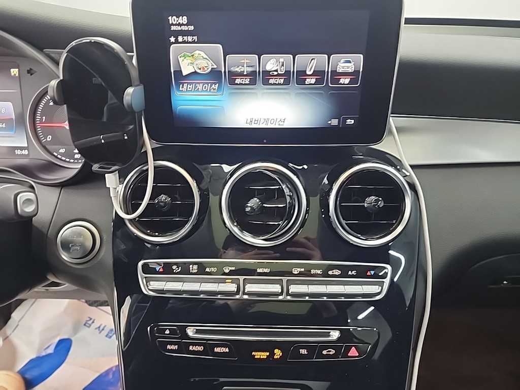 Mercedes Benz GLC Class - Vista 10