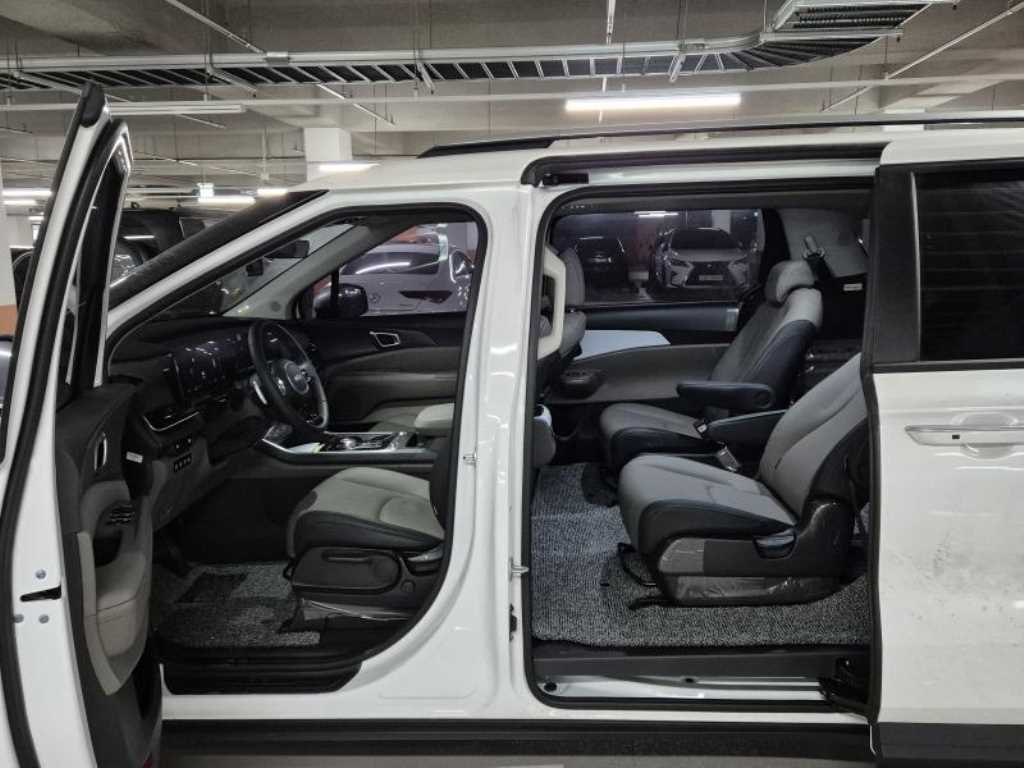 KIA Carnival - Vista 6