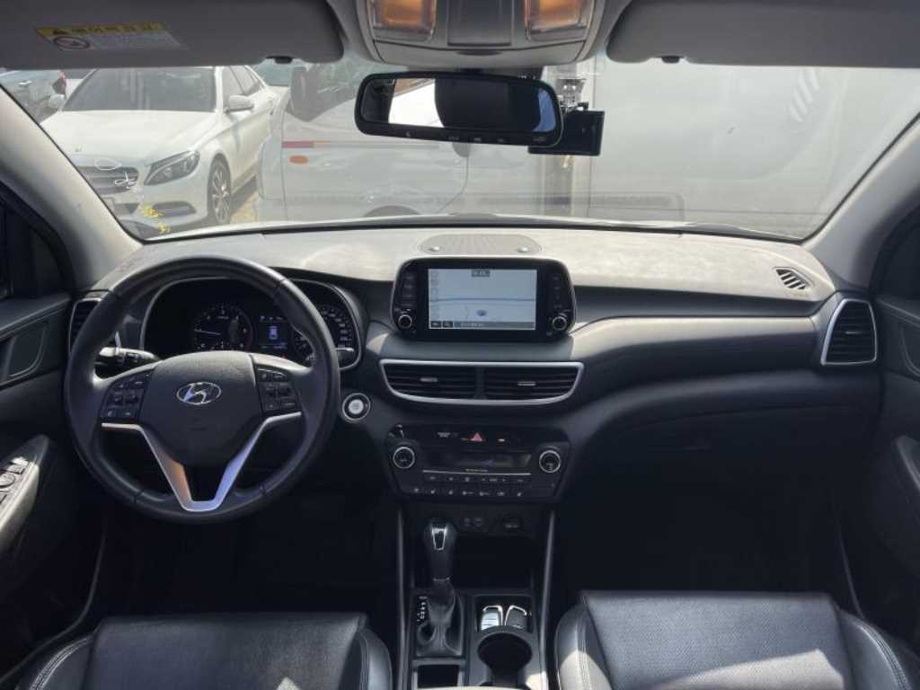 HYUNDAI Tucson - Vista 5