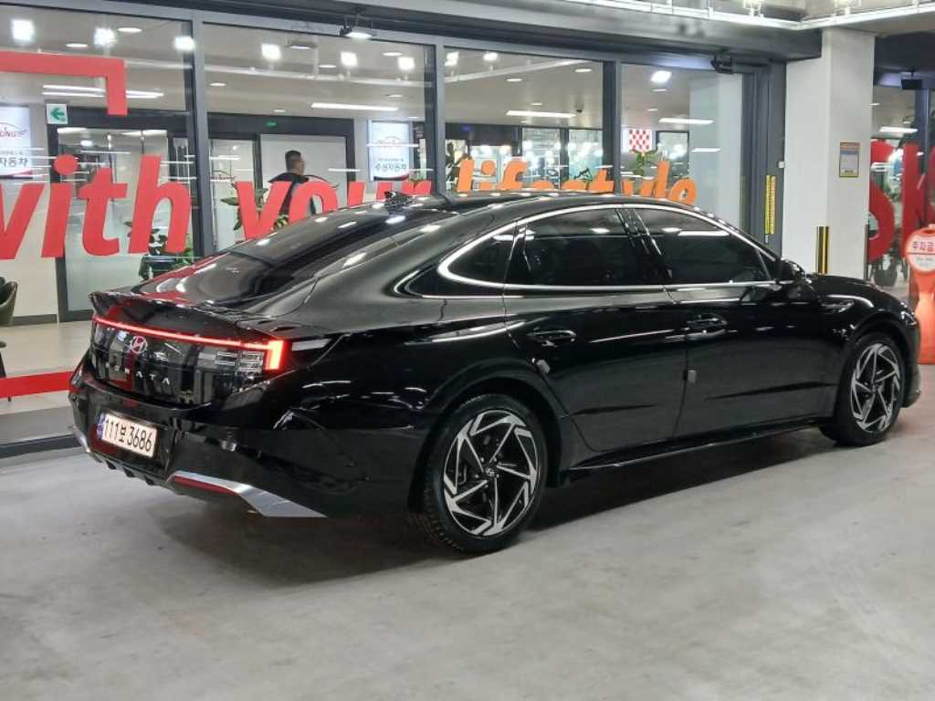 HYUNDAI Sonata - Vista 4