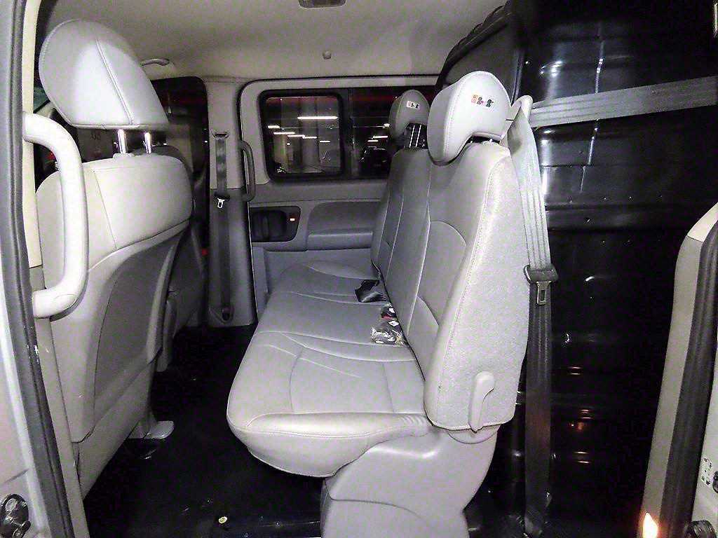 HYUNDAI Starex - Vista 7