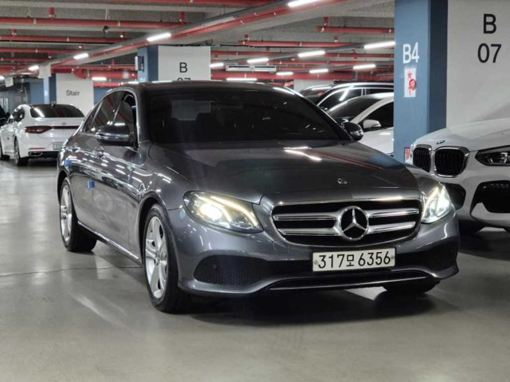 Mercedes Benz E class - Vista 2