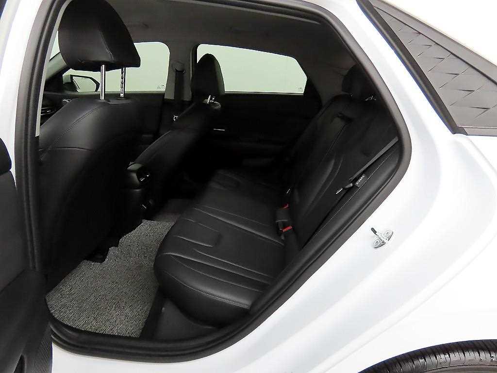 HYUNDAI Avante - Vista 6