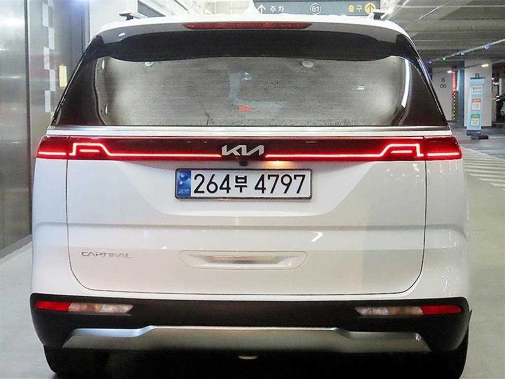 KIA Carnival - Vista 5