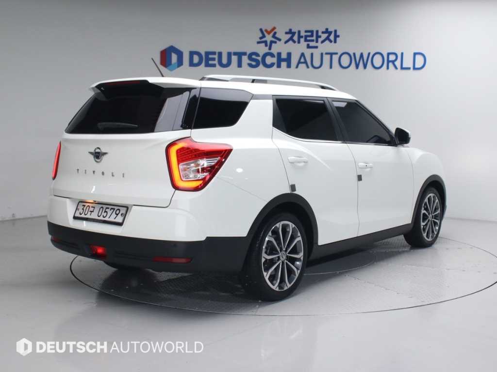 Ssangyong Tivoli - Vista 2