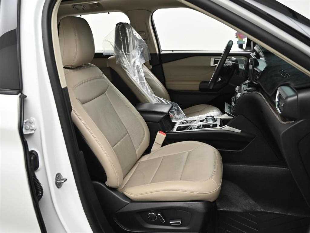 Ford Explorer - Vista 8