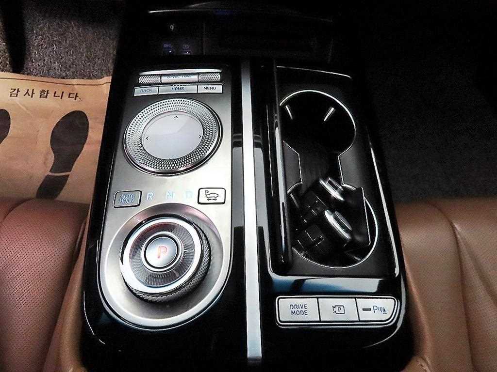 Genesis G80 - Vista 10