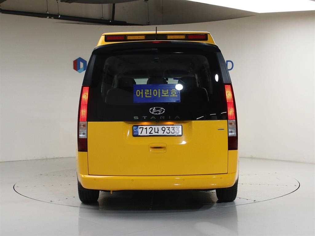 HYUNDAI Staria - Vista 4