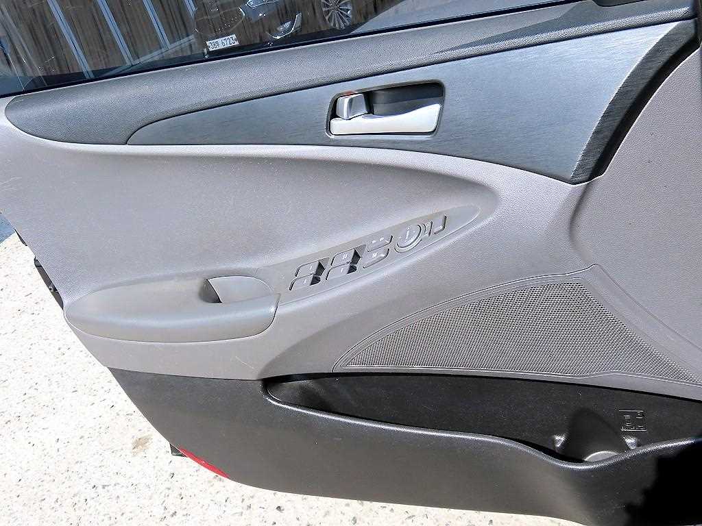 HYUNDAI Sonata - Vista 11