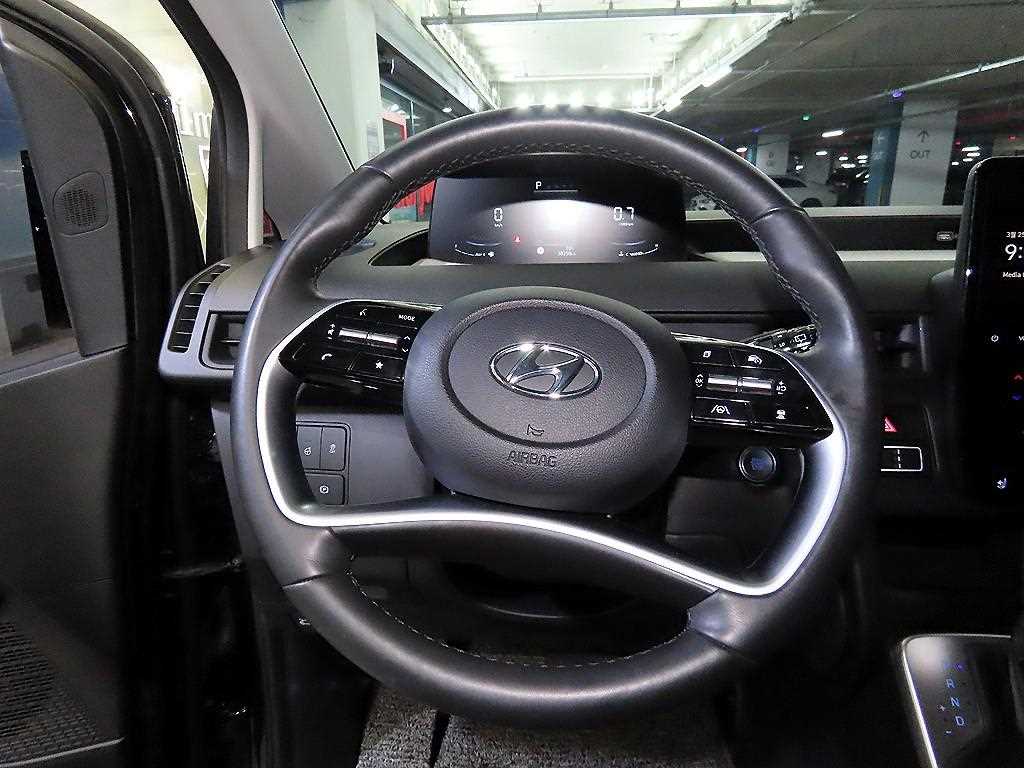HYUNDAI Staria - Vista 8