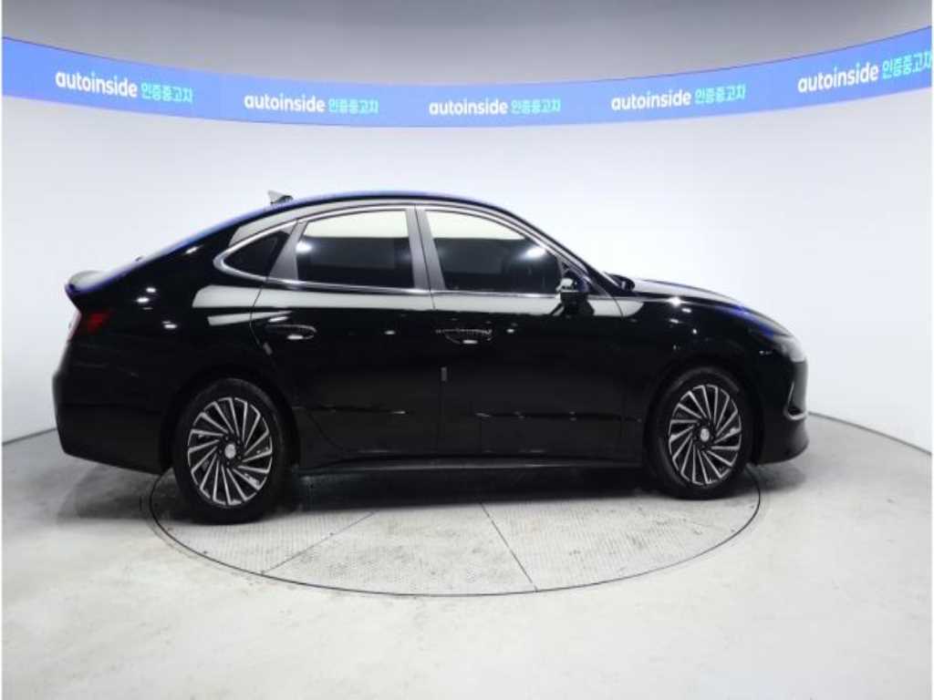 HYUNDAI Sonata - Vista 4