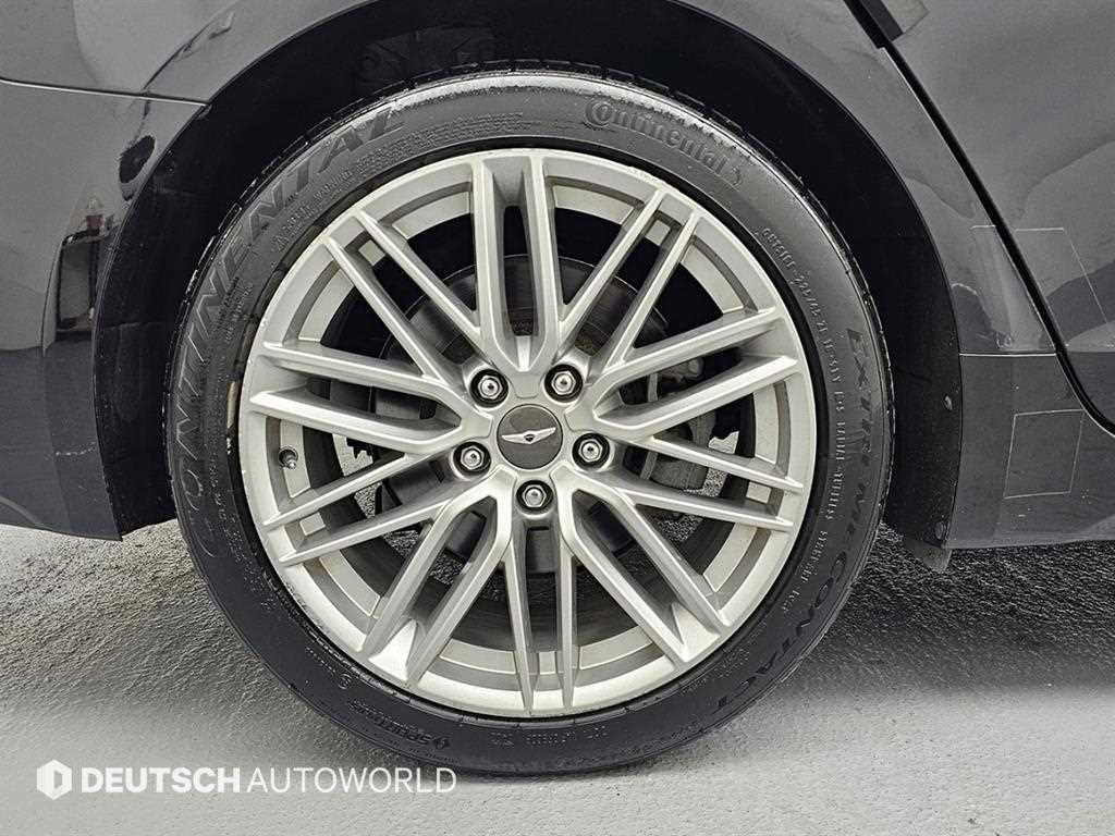 Genesis G70 - Vista 5