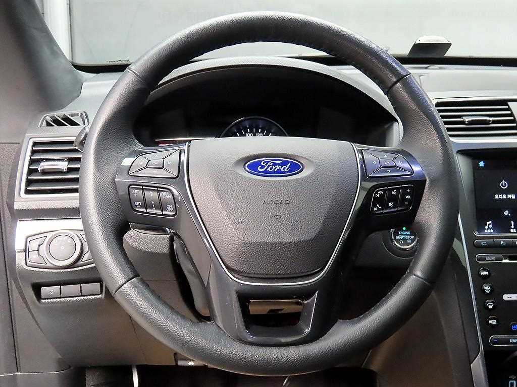 Ford Explorer - Vista 9