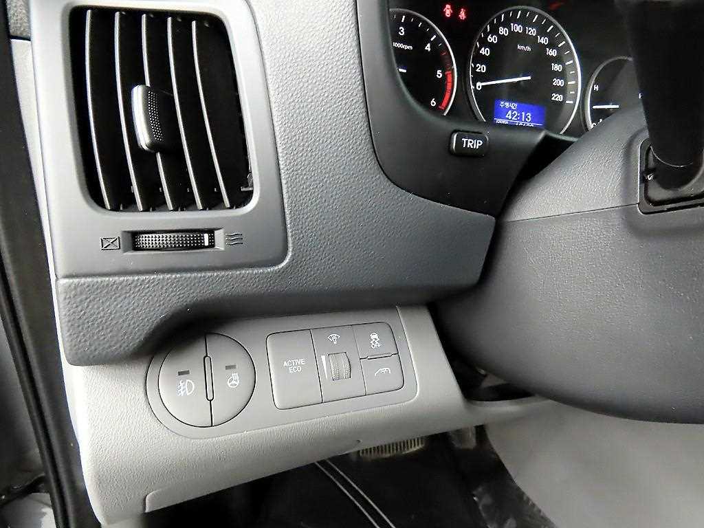 HYUNDAI Starex - Vista 12