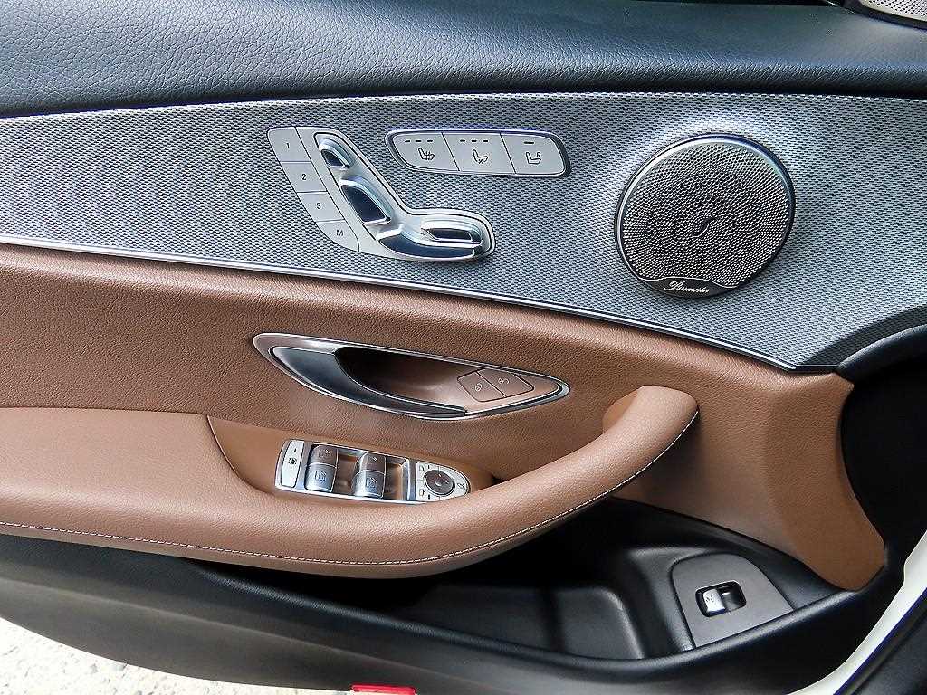 Mercedes Benz E class - Vista 12