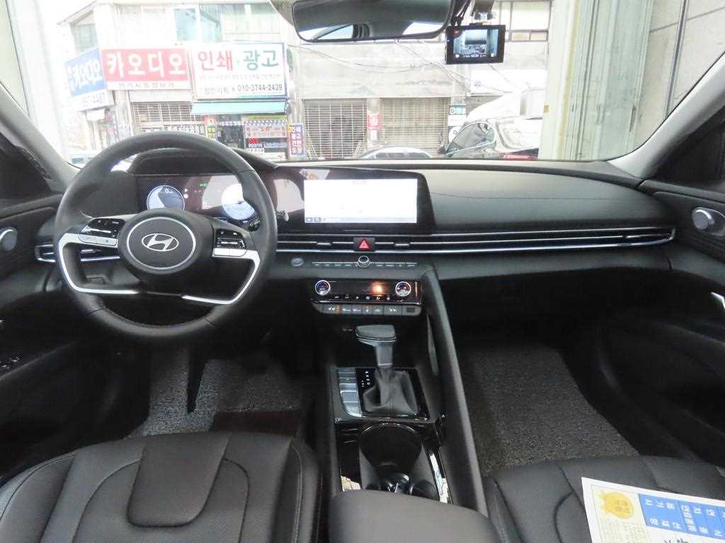 HYUNDAI Avante - Vista 7