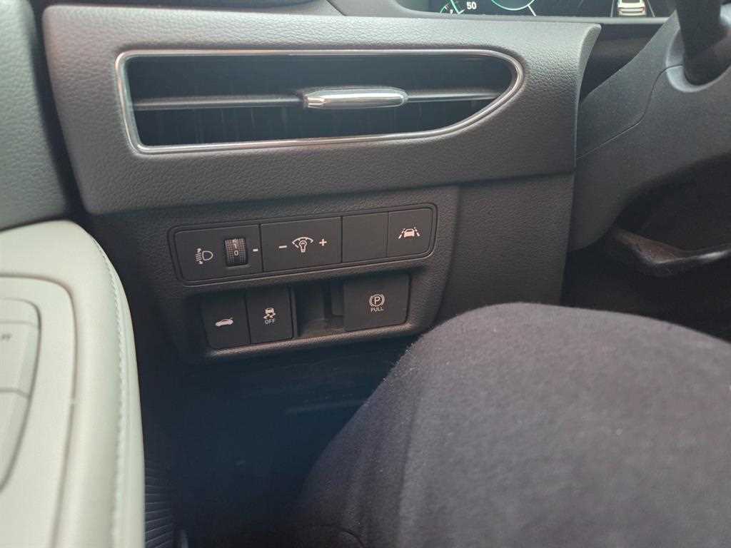 HYUNDAI Sonata - Vista 12