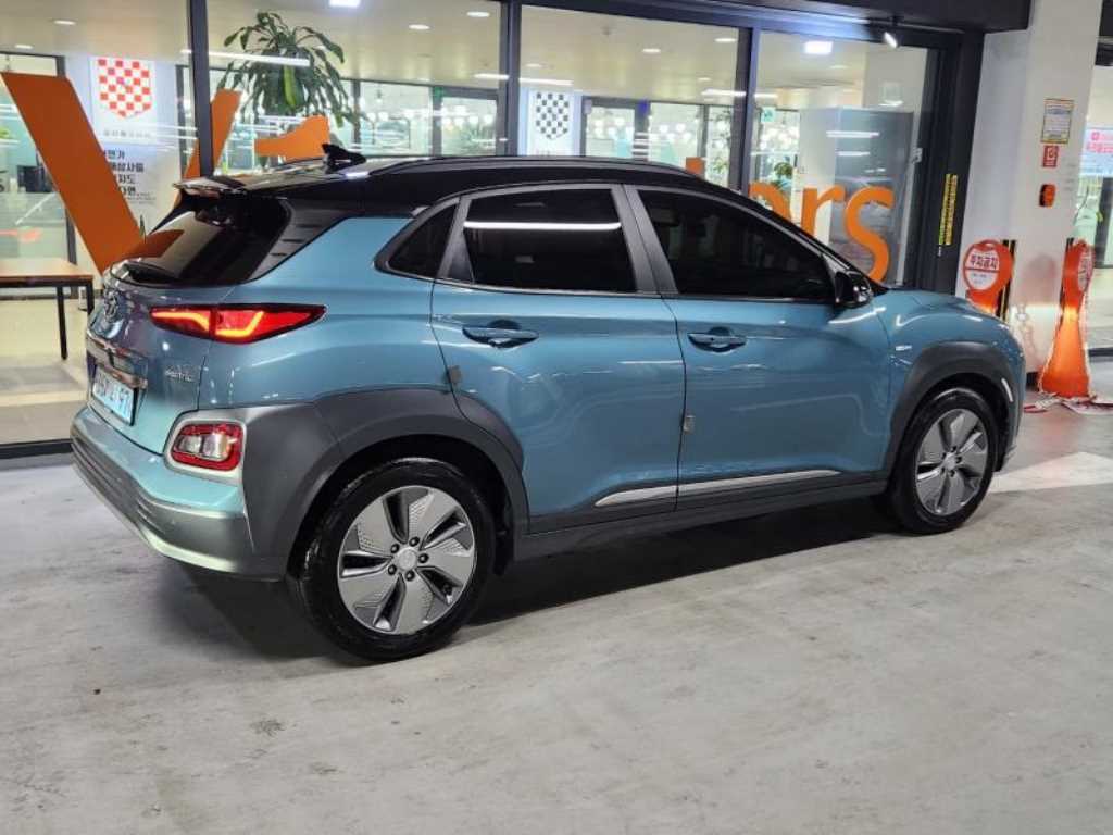 HYUNDAI Kona - Vista 4