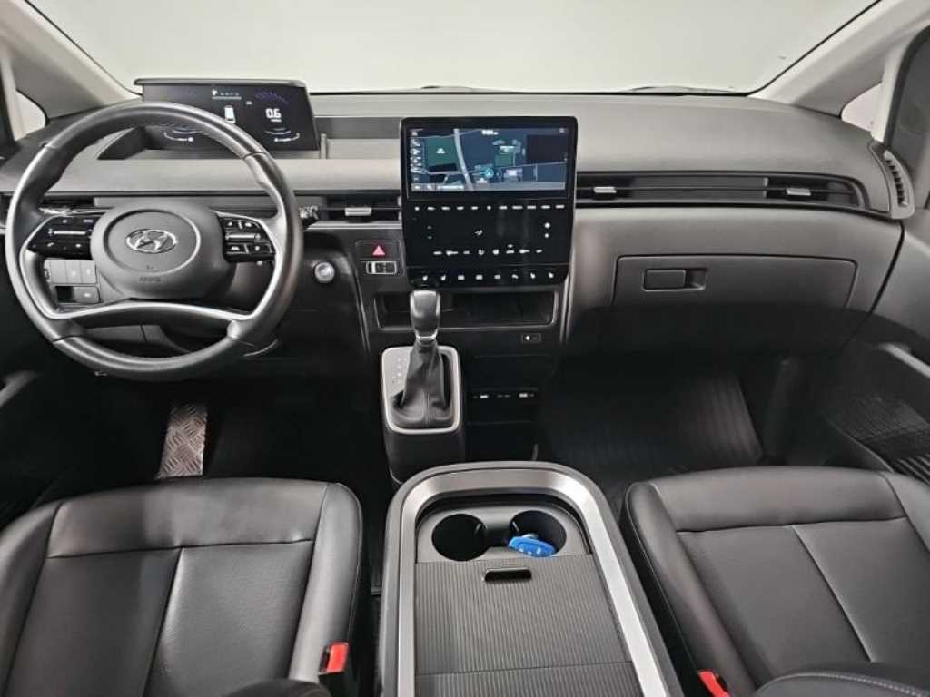 HYUNDAI Staria - Vista 5