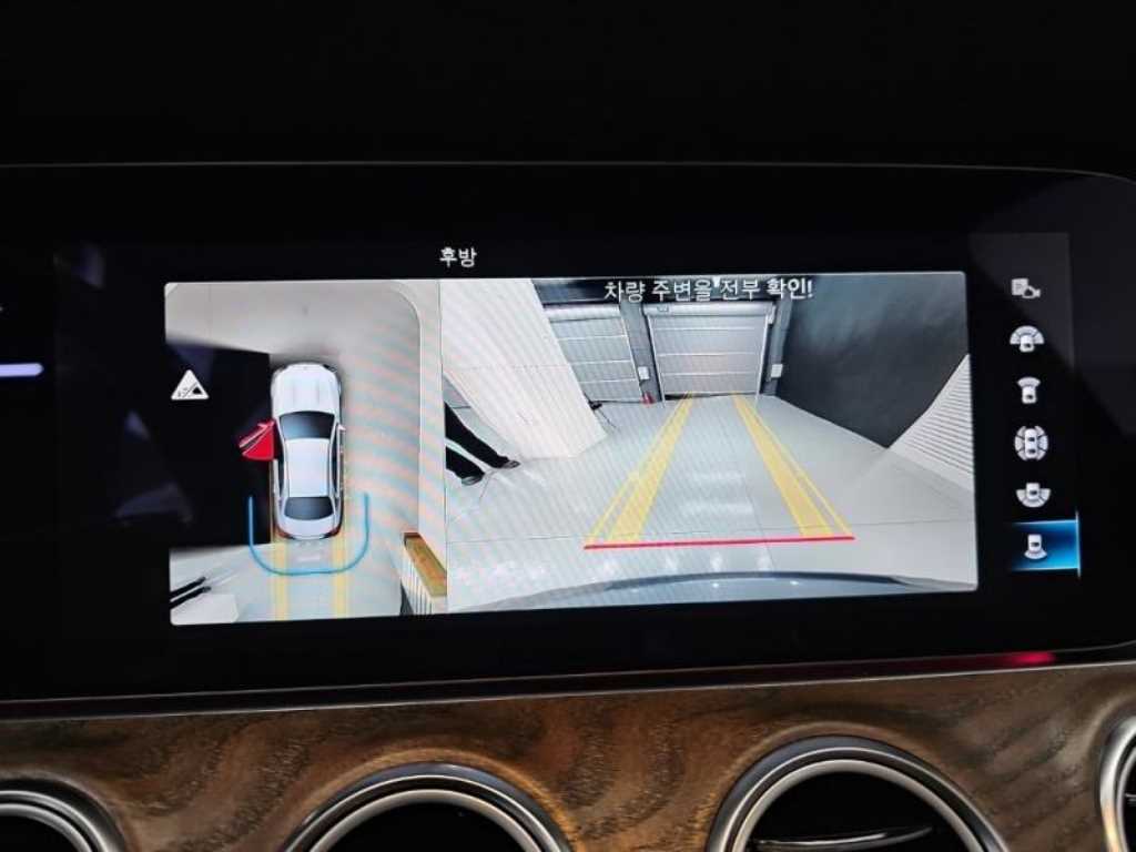 Mercedes Benz E class - Vista 10