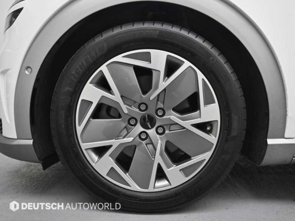 Genesis GV60 - Vista 5