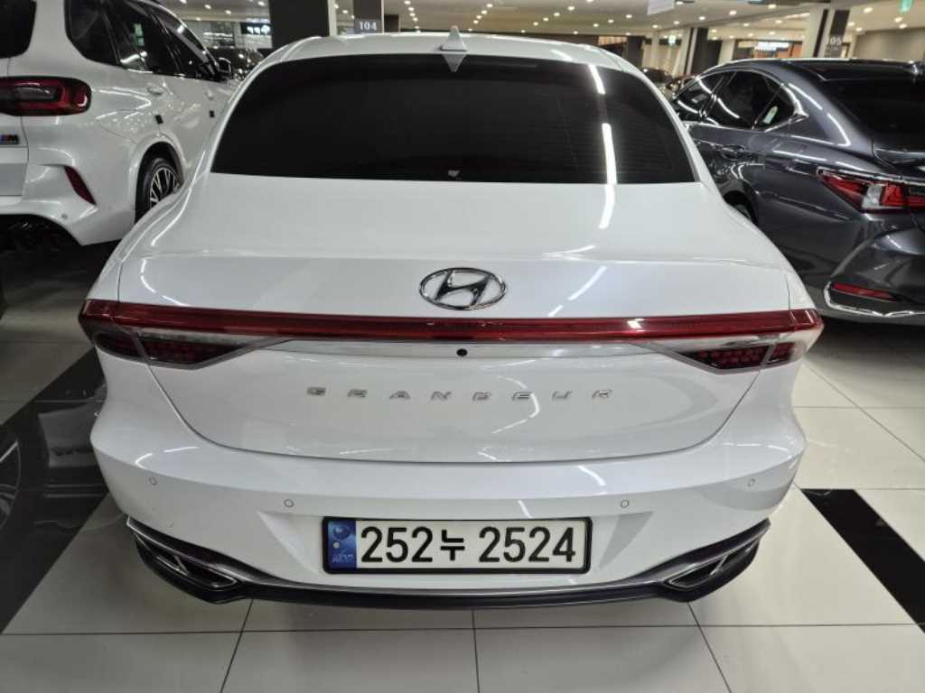 HYUNDAI Grandeur - Vista 2