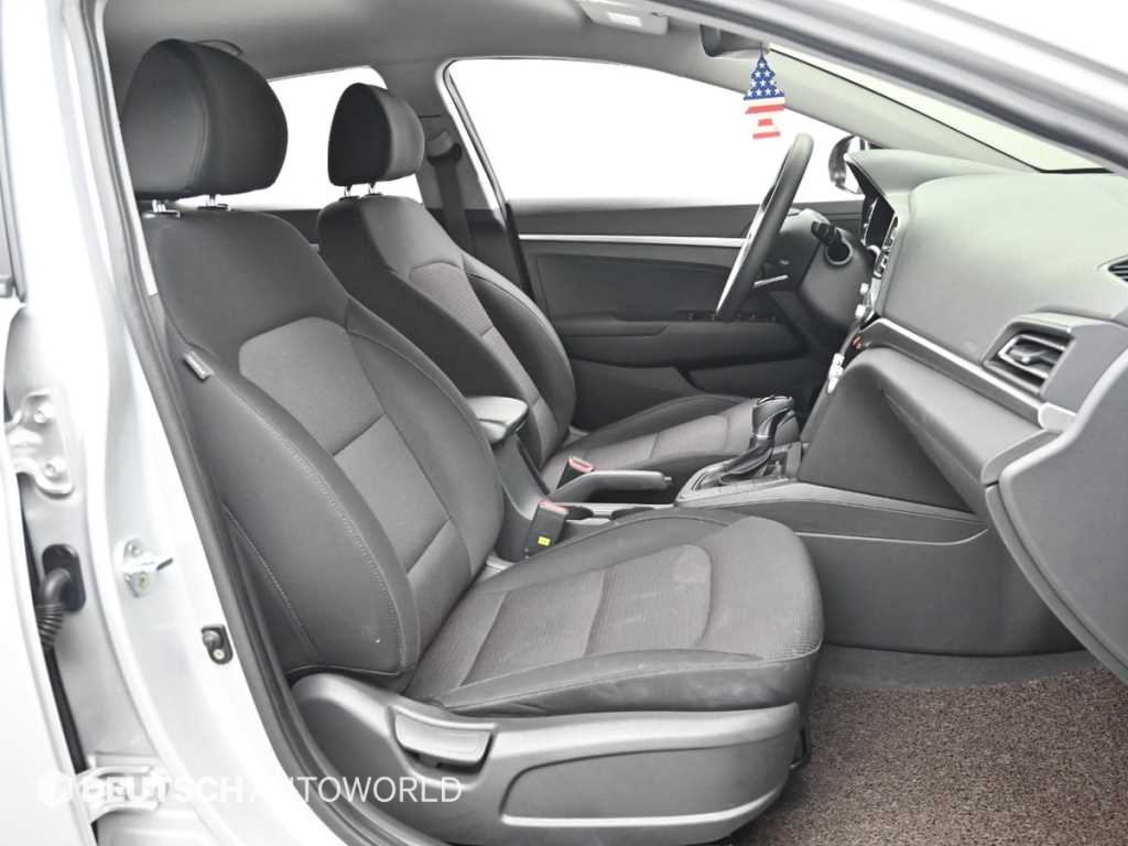 HYUNDAI Avante - Vista 10