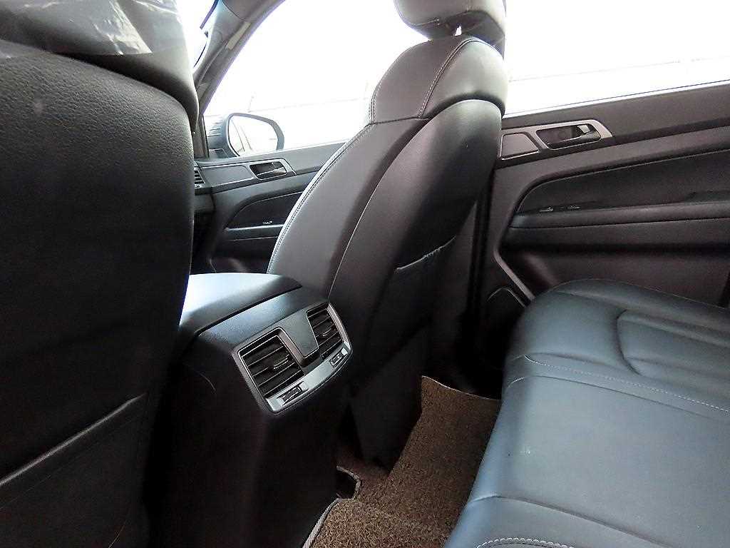 Ssangyong Rexton 2023 Verde - Importación desde Corea - HF Imports Iquique - Foto 16