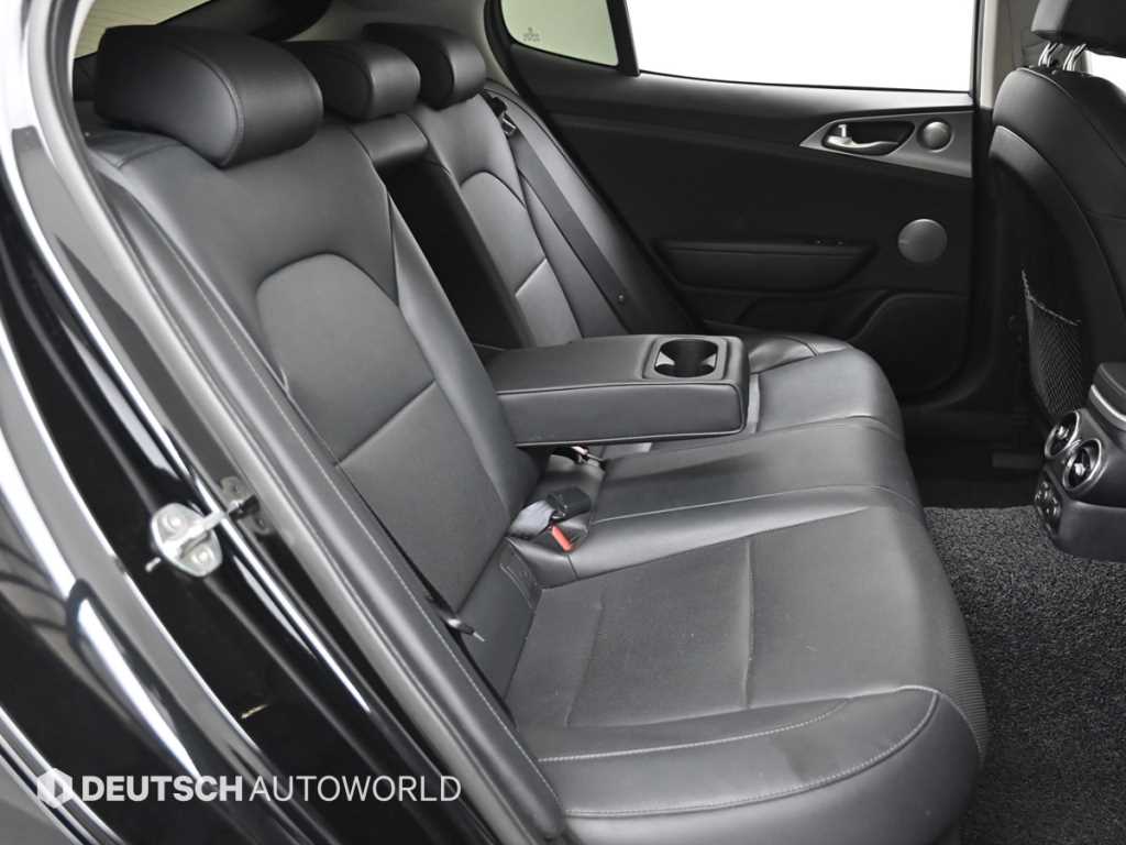 KIA Stinger - Vista 12