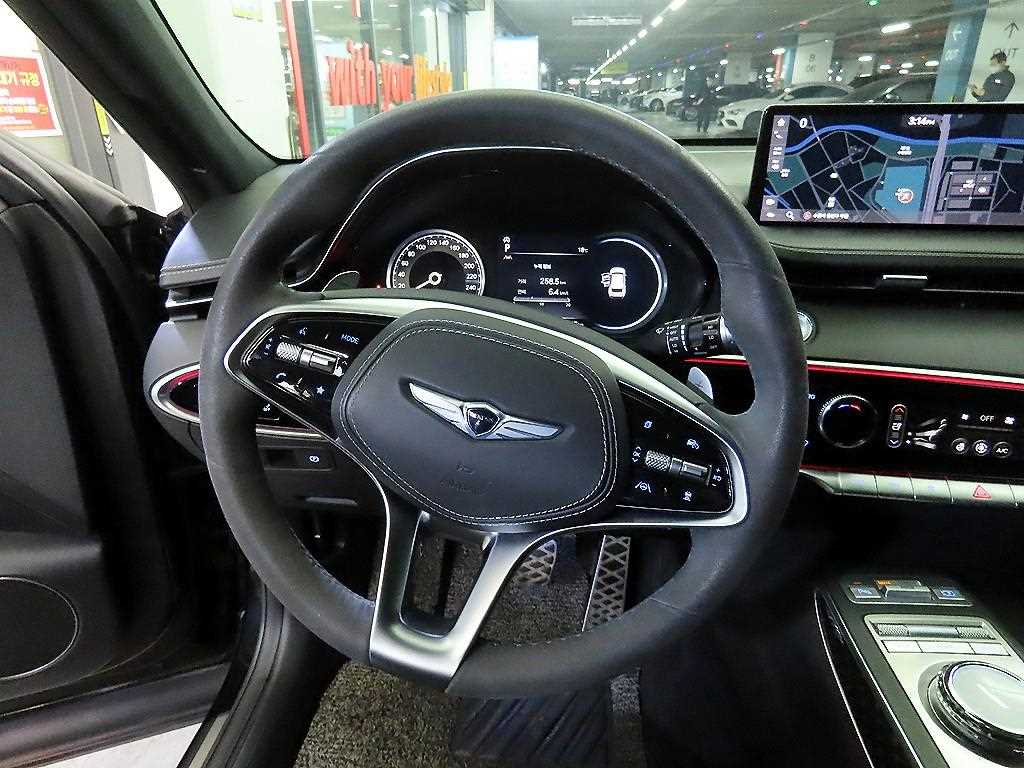 Genesis GV70 - Vista 8