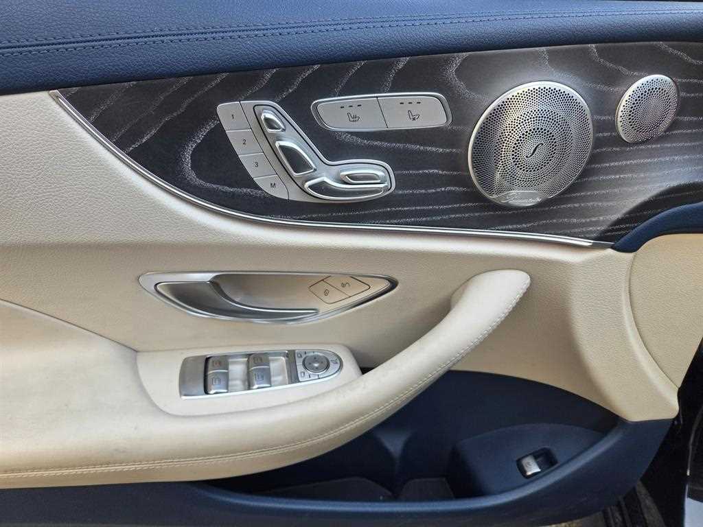 Mercedes Benz E class - Vista 7