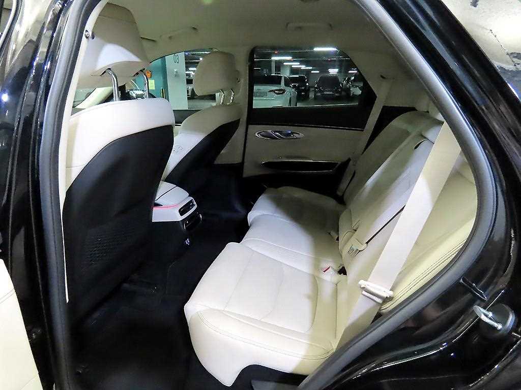 Genesis GV70 - Vista 7