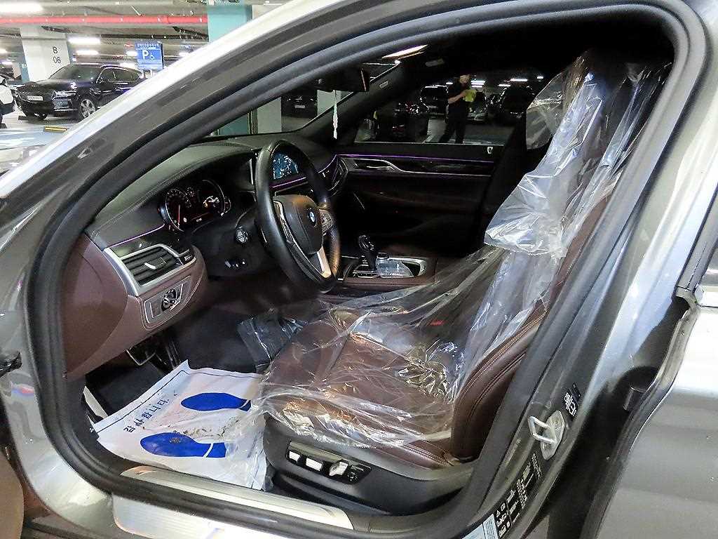 BMW 7 Series - Vista 6