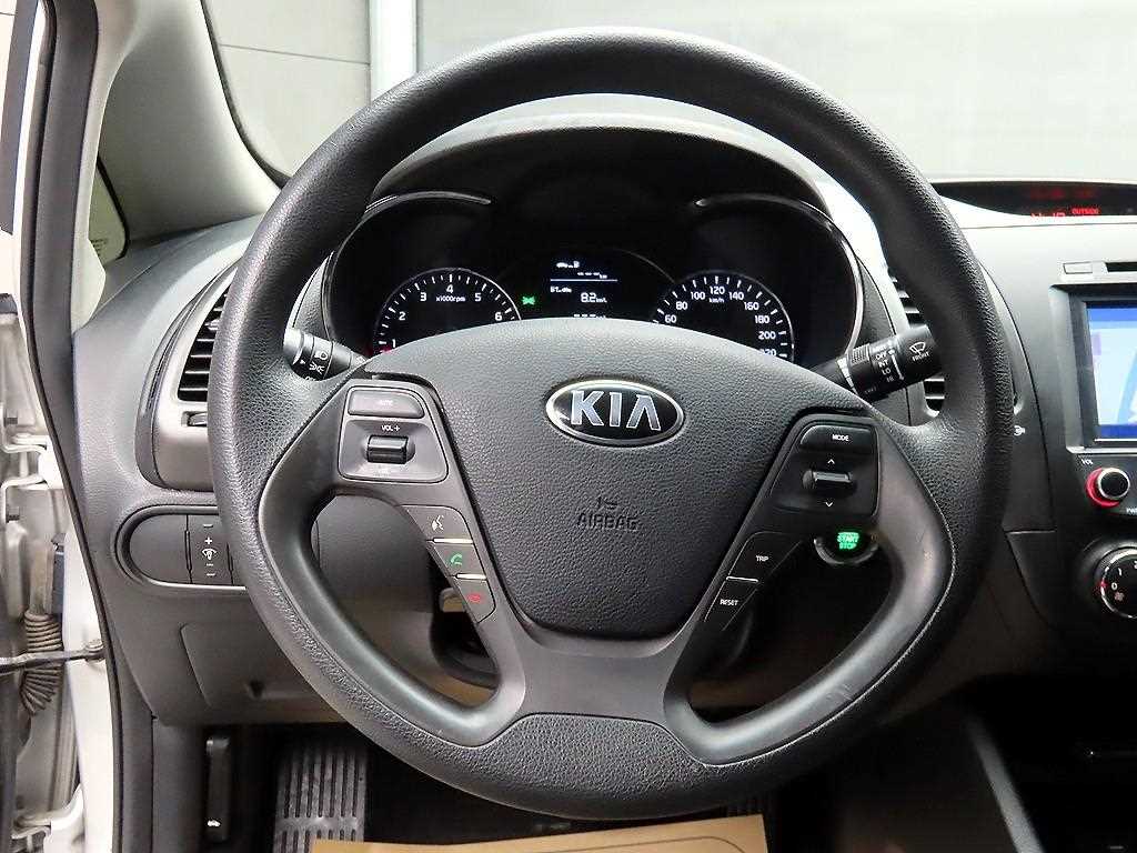 KIA K3 - Vista 9