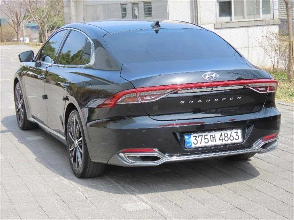 HYUNDAI Grandeur - Vista 4