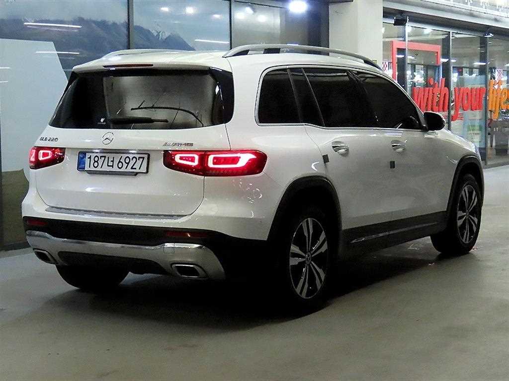 Mercedes Benz GLB Class - Vista 4