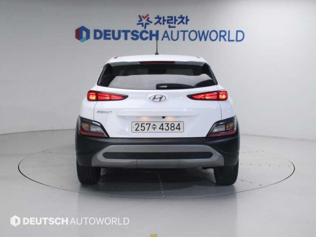 HYUNDAI Kona - Vista 4