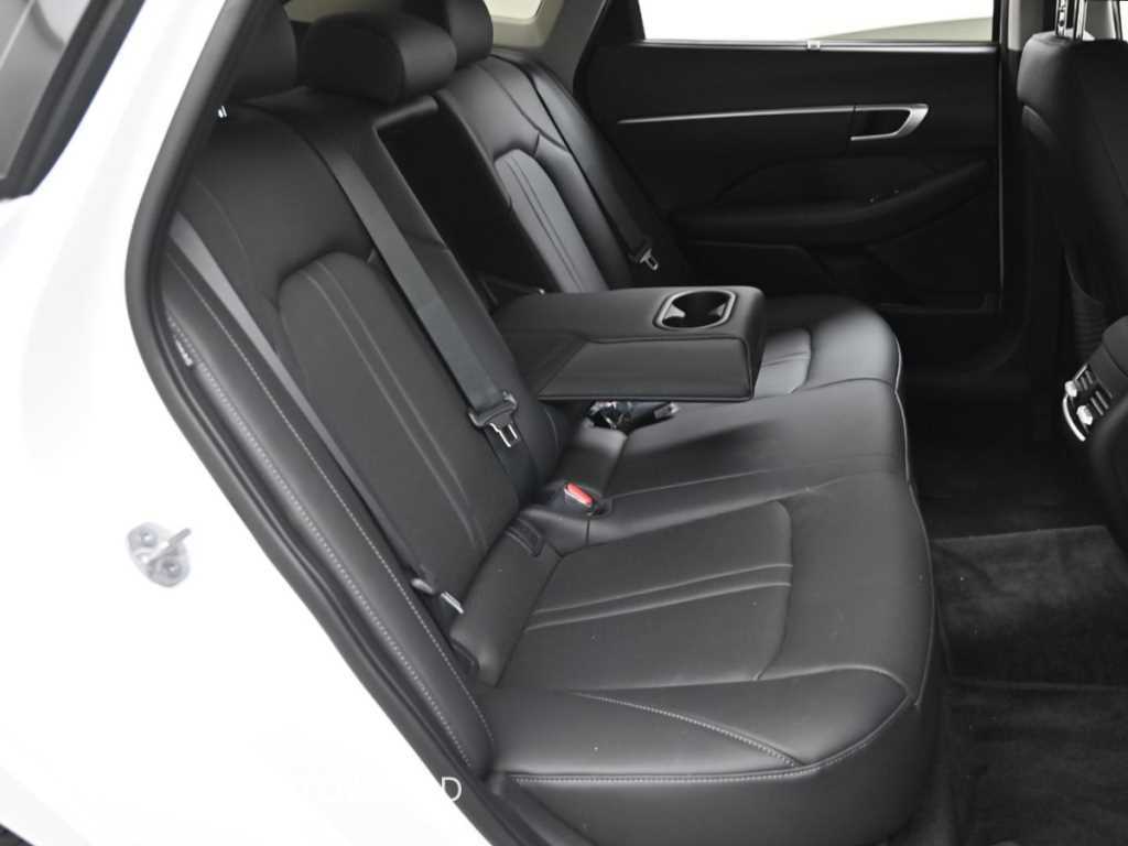 HYUNDAI Sonata - Vista 12