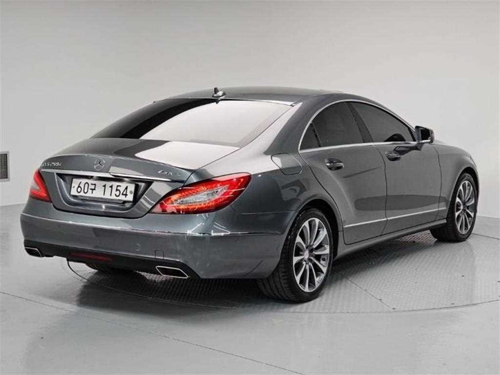 Mercedes Benz CLS Class - Vista 4