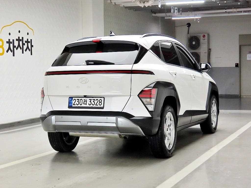 HYUNDAI Kona - Vista 4