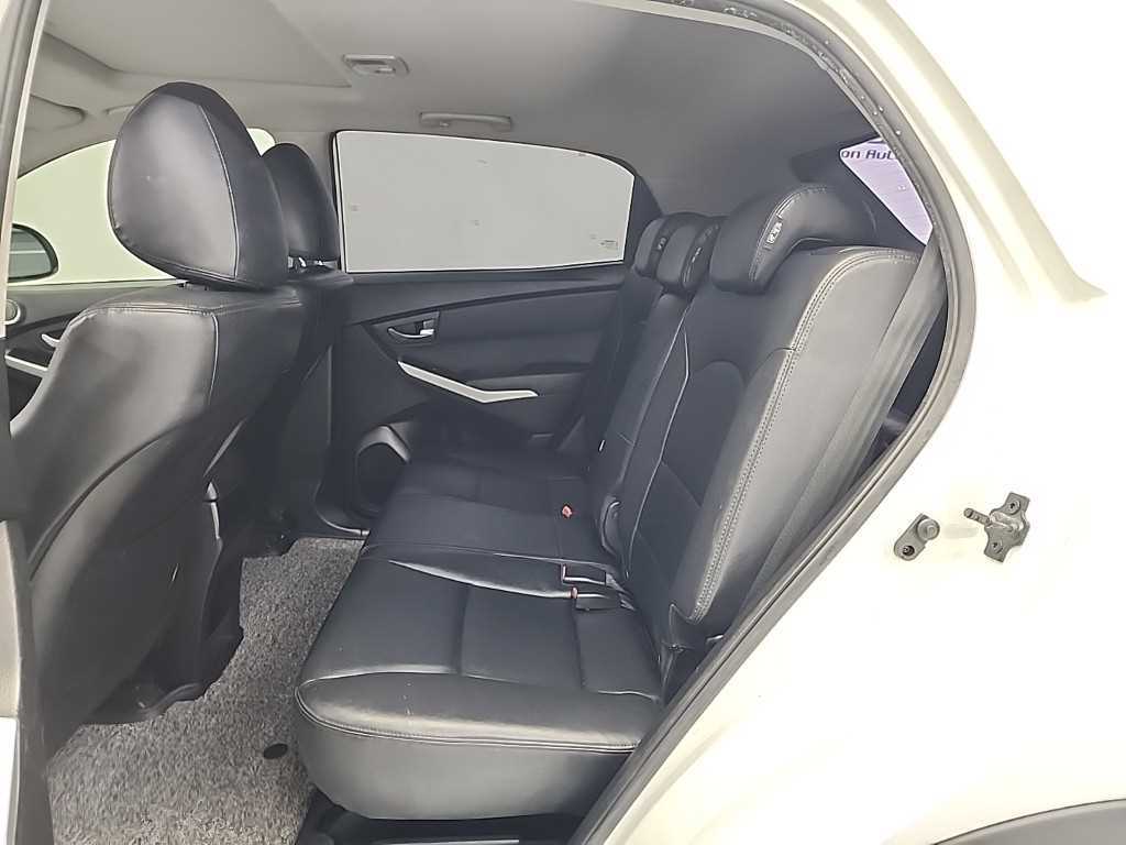 Ssangyong Korando - Vista 12