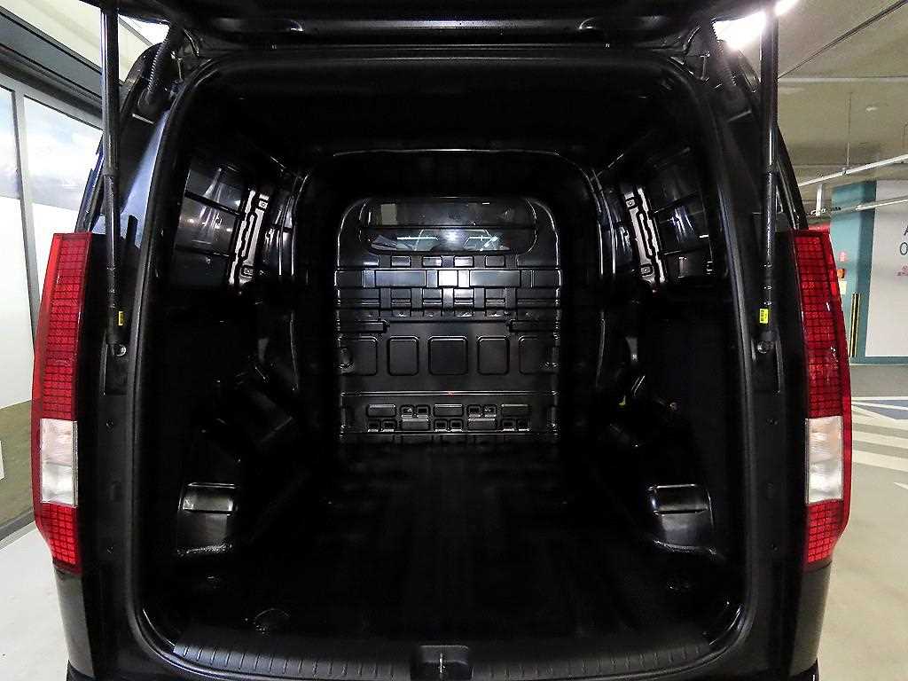 HYUNDAI Staria 2024 Negro - Importación desde Corea - HF Imports Iquique - Foto 17