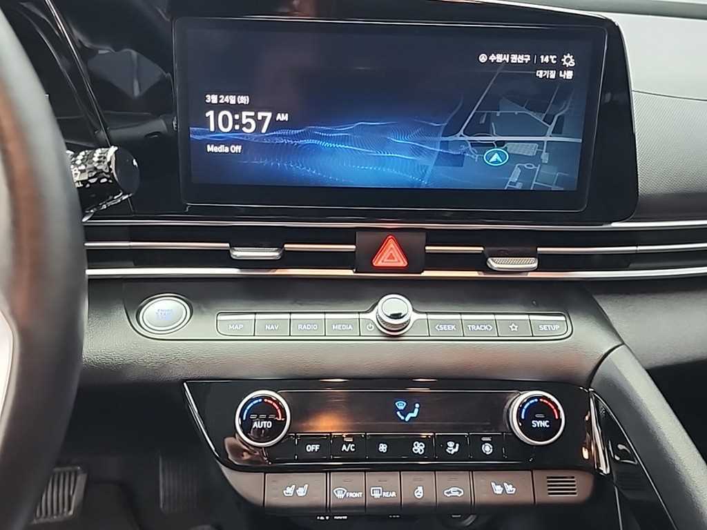 HYUNDAI Avante - Vista 10