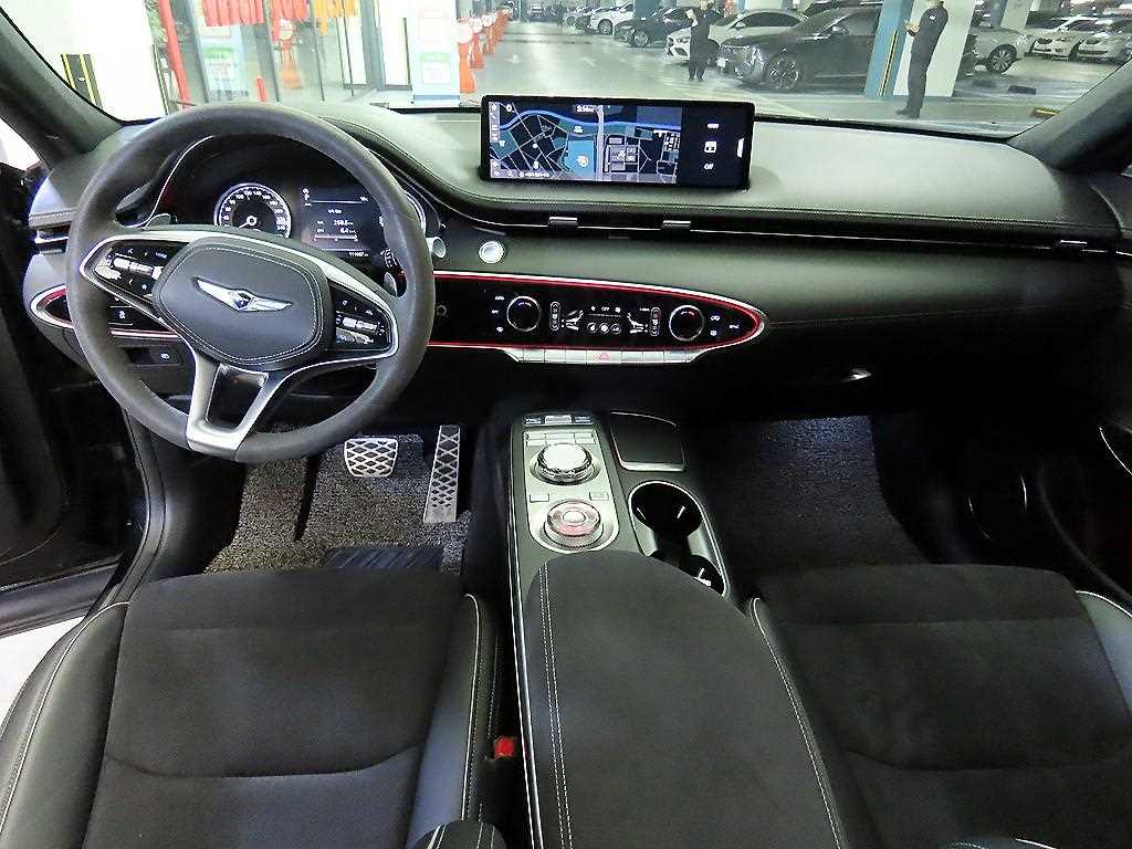 Genesis GV70 - Vista 10