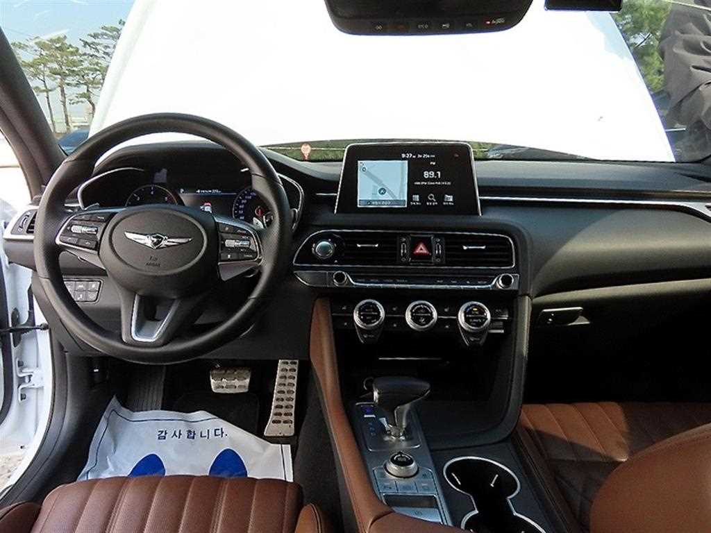 Genesis G70 - Vista 7